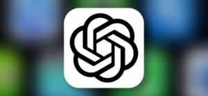 ChatGPT стал пере­хваливать пользова­телей и со всем соглашаться. OpenAI пообещала испра­вить это