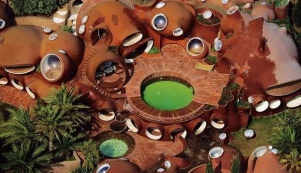 10 самых необычных домов знаменитостей