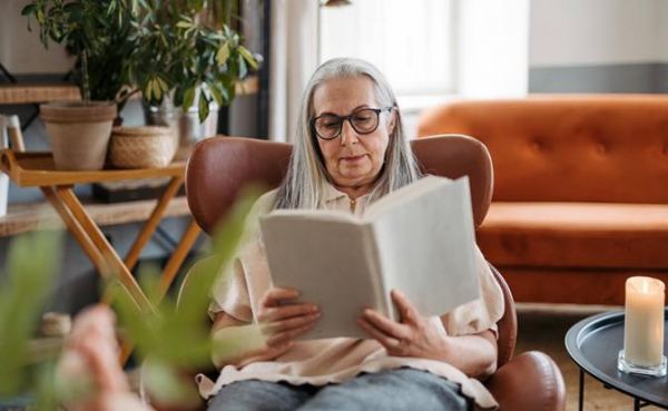 Перелом времени: ученые выявили возраст, с которого старение ускоряется Перелом времени: ученые выявили возраст, с которого старение ускоряется