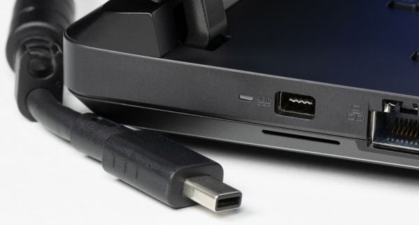 Обзор игрового ноутбука Asus ROG Strix Scar 18 G835LX с Intel Core Ultra 9 275HX и Nvidia GeForce RTX 5090 Laptop