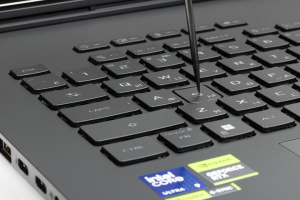 Обзор игрового ноутбука Asus ROG Strix Scar 18 G835LX с Intel Core Ultra 9 275HX и Nvidia GeForce RTX 5090 Laptop