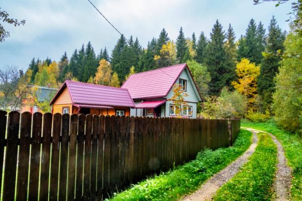 Уютно, как в казарме: &laquo;Человейники&raquo; бывают не только в городе, но и за его пределами