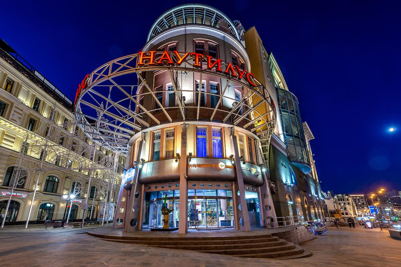 Эпоха калейдоскопа стилей: постмодернизм, лужковская архитектура и