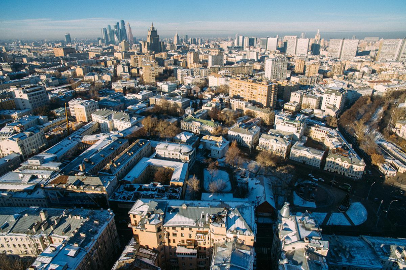 Эпоха калейдоскопа стилей: постмодернизм, лужковская архитектура и