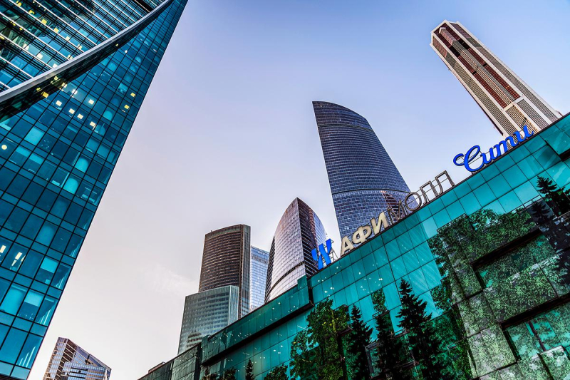 Эпоха калейдоскопа стилей: постмодернизм, лужковская архитектура и