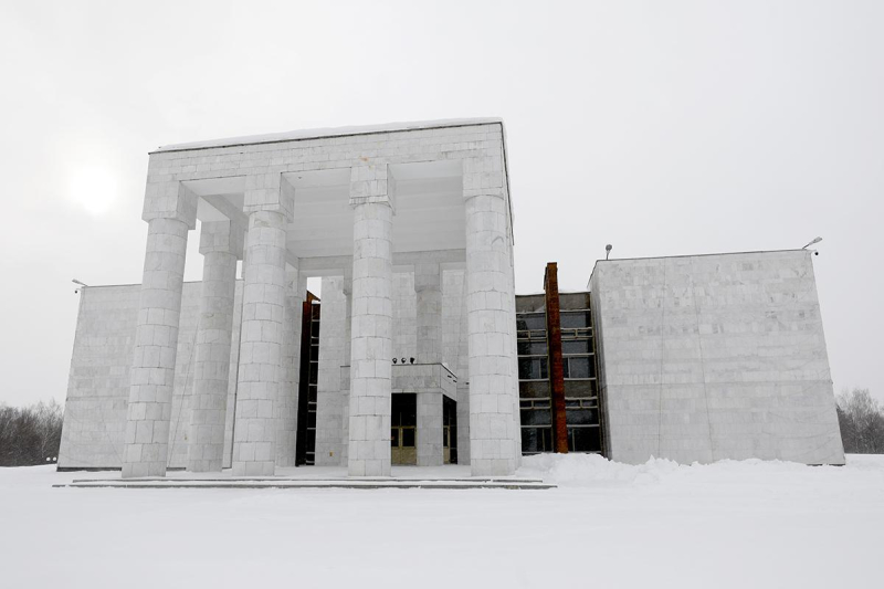 Эпоха калейдоскопа стилей: постмодернизм, лужковская архитектура и