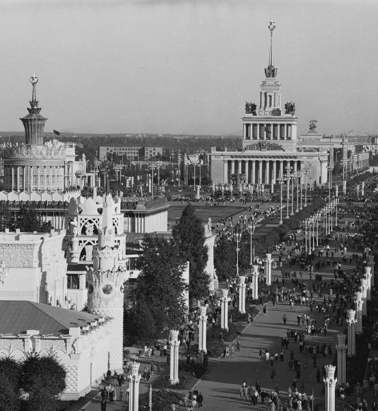 Эра сталинских высоток и восстановления городов: советский