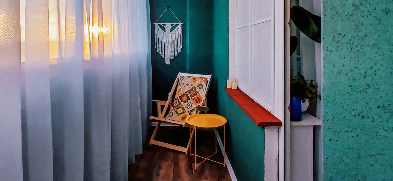 «Одно из моих любимых мест в квар­тире»: 3 варианта обустройства балкона