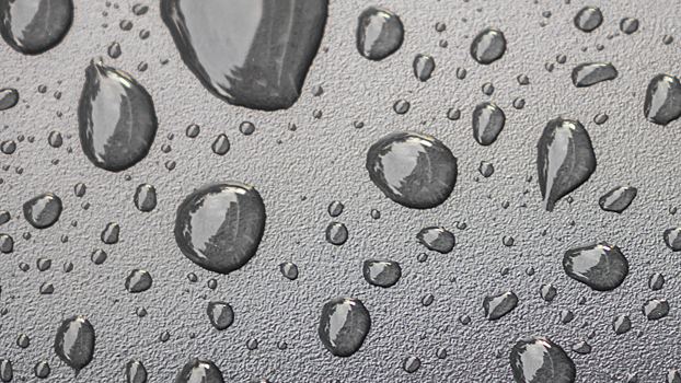 Почему потеют трубы в ванной и что с этим делать