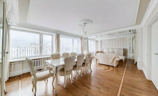 «Сталинка, я выбираю тебя!». Почему люди хотят жить в домах 30–50-х годов постройки