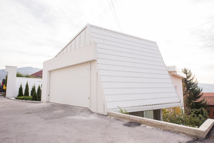 Как построить гараж из газобетона с односкатной крышей