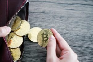 Как перевести биткоины в рубли безопасно