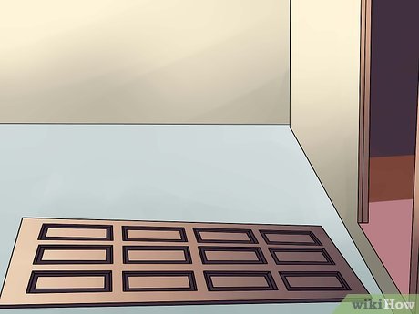 Step 3 Снимите дверь, чтобы устранить возможные причины образования щелей.