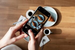 Как настроить таймер на фотографию в телефоне