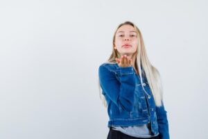 Что делать если болят гланды при глотании